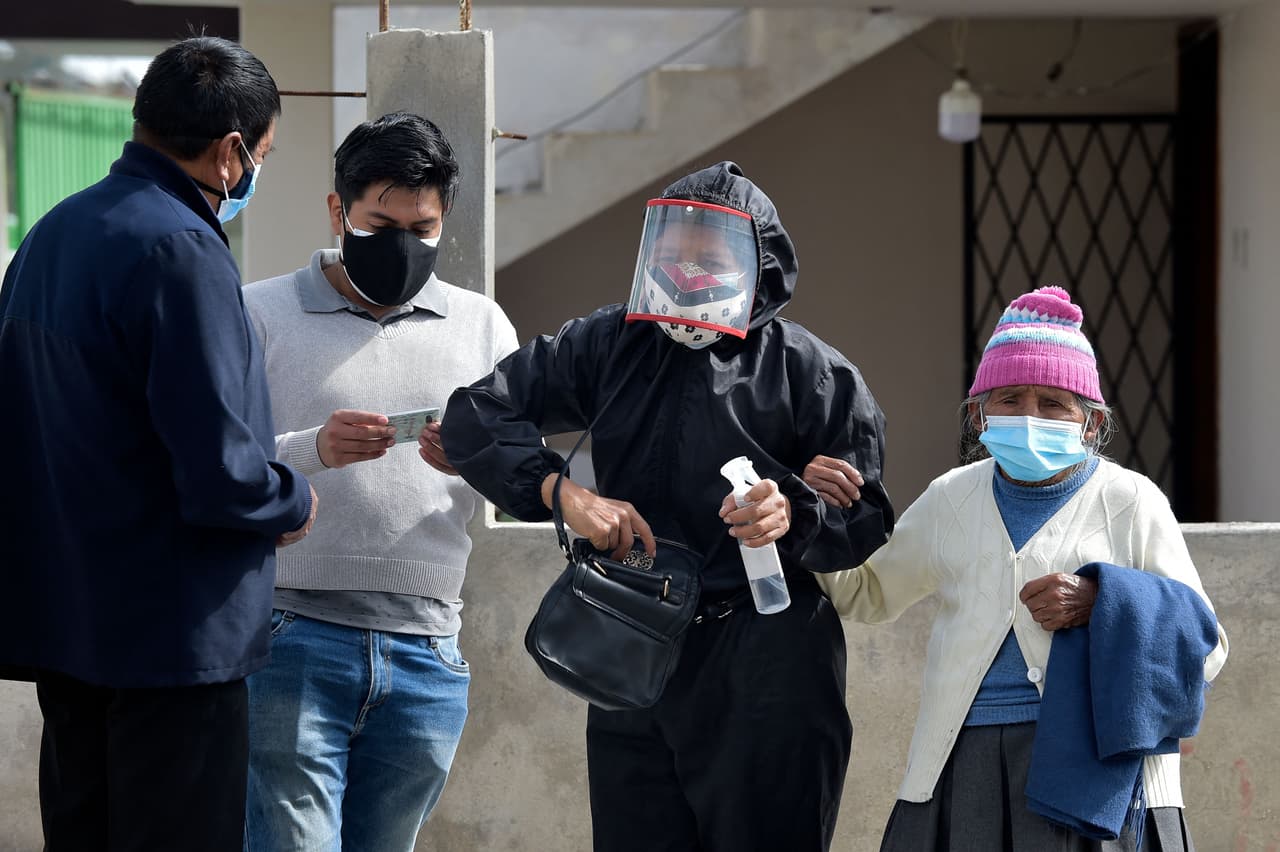 Las elecciones en Ecuador son vistas como un duelo entre dos modelos: el de la derecha tradicional con Lasso, quien intenta por tercera vez llegar a la presidencia, y un retorno al correísmo, con Arauz.