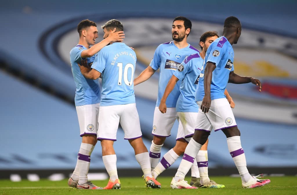 Manchester City golea 3-0 al Arsenal | Con goles de Raheem Sterling, Kevin De Bruyne y Phil Foden, el Manchester City golea en casa al Arsenal.