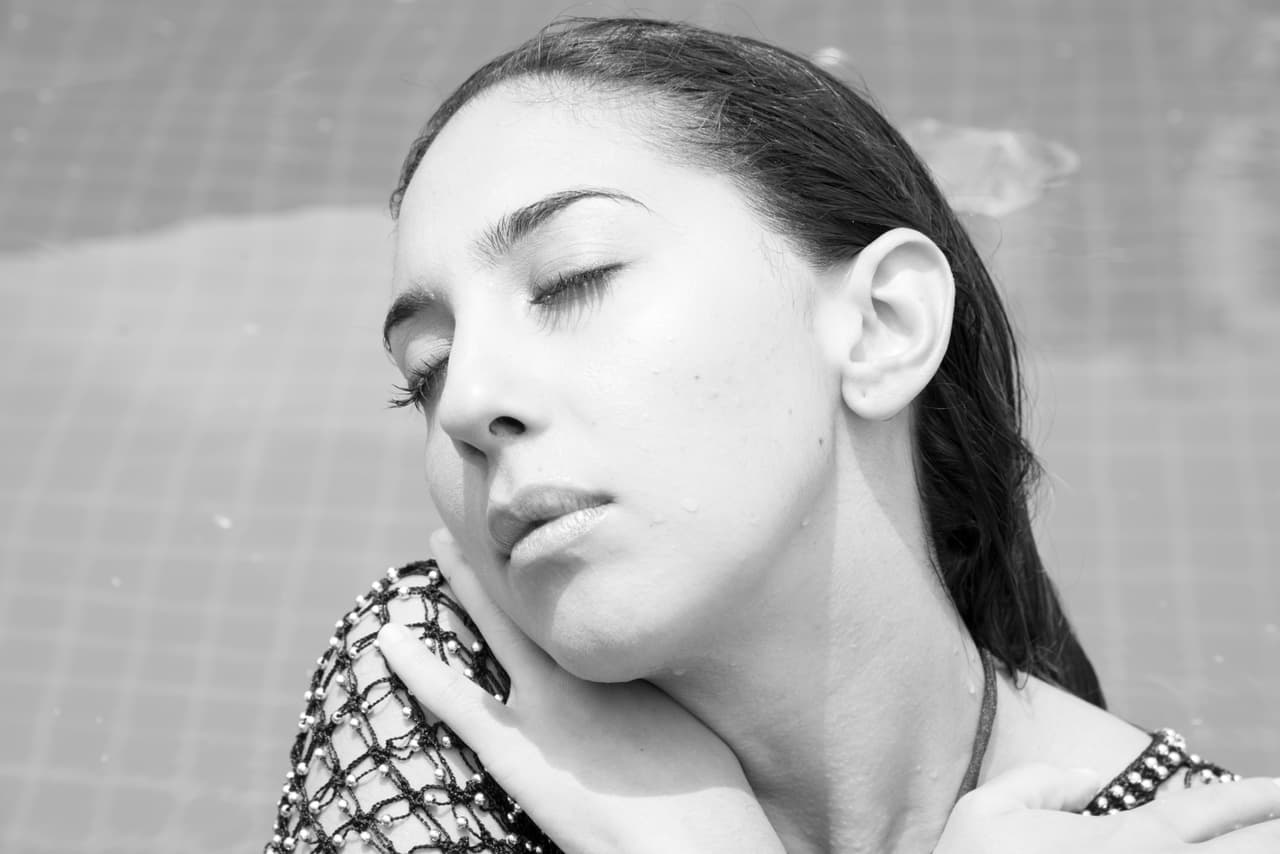 Seguramente ayud贸 mucho que ella tiene una amistad con la fot贸grafa
<b>Majo de Zulueta </b>y se sent铆a c贸moda posando ante su lente.