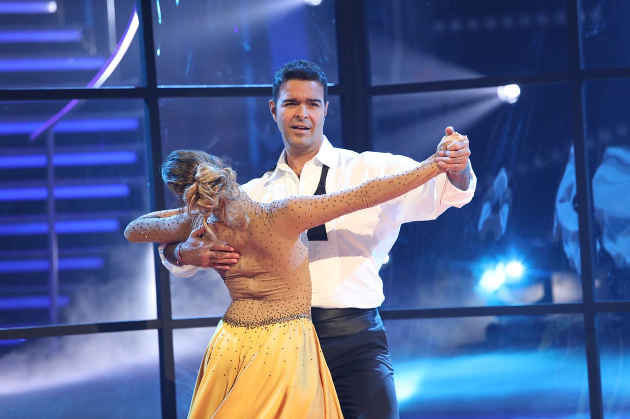 A Gabriel Soto le pareció extraño que bailara un vals con un tema de regional mexicano, pero le sorprendió gratamente el desempeño de Montero.