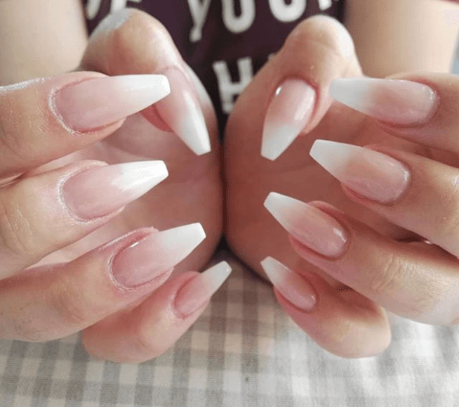 Muy a lo Kardashian, esta tendencia en 'nude' es sin duda la que dicta la temporada, se ven fantásticas, estilizan tu mano y te quedarán con lo que sea que te pongas.