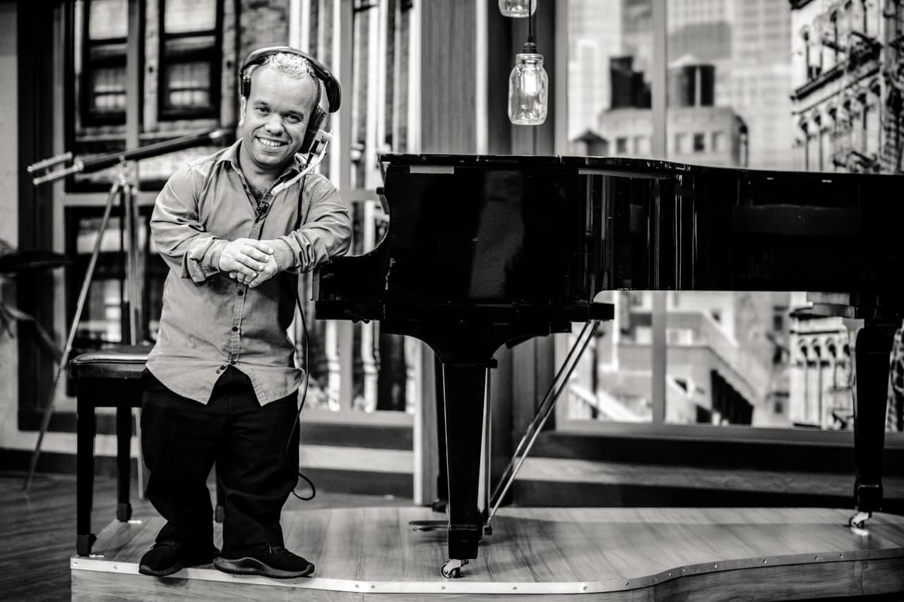 Carlitos 'El Productor'.