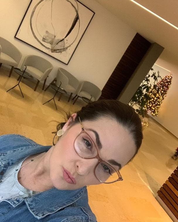 Actualmente la actriz luce muy diferente a como se veía en julio de 2021. El verano del año pasado compartió en Instagram fotos de las vacaciones con sus hijos.
<br>