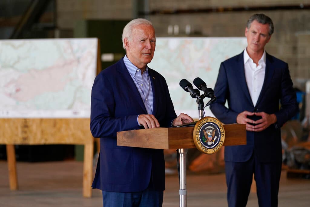 Newsom señala que está listo para cubrir la espalda del presidente