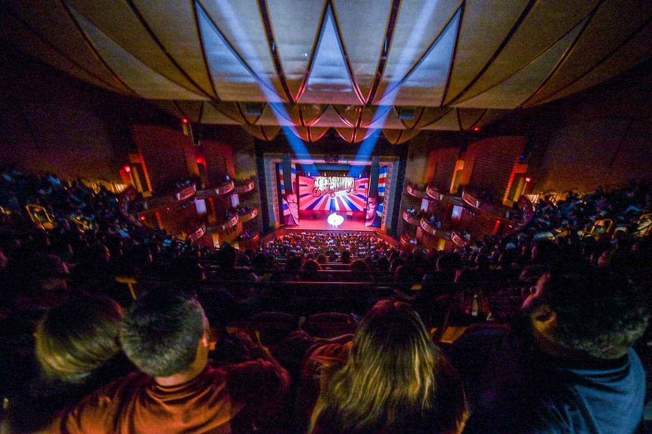 <b>Evento</b>: Franco Escamilla en vivo
<br>
<b>Fecha</b>: 24 de junio
<br>
<b>Lugar: </b>2800 Cobb Galleria Parkway. Atlanta, GA, 30339.
<br>
<b>Sitio web</b>:
<a href="https://www.cobbenergycentre.com/events/detail/franco-escamilla-23">https://www.cobbenergycentre.com/events/detail/franco-escamilla-23</a>
<br>
<br>El comediante mexicano Franco Escamilla regresa a Atlanta con su nuevo espectáculo “Gaby”, con el que pasarás una noche de anécdotas y risas.