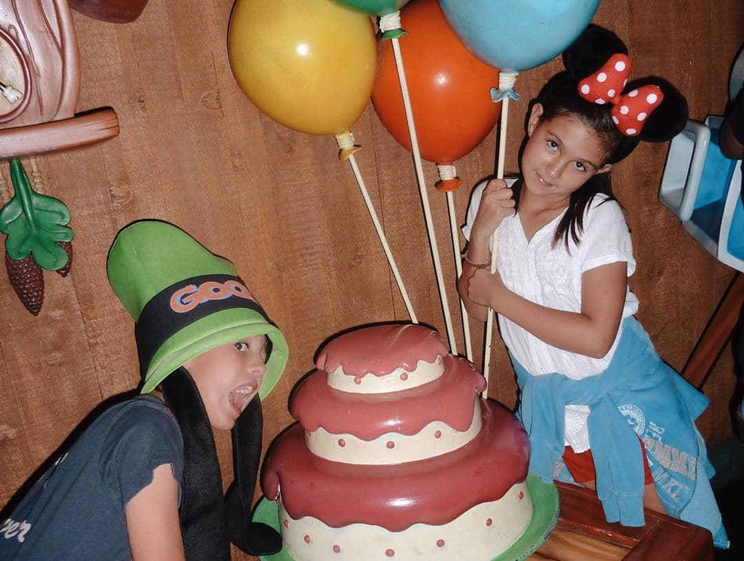 "Celebrando un año más de vida, de felicidad pura. Te amo siempre. Felices 17 mi coli", se lee en la red social.
<br>