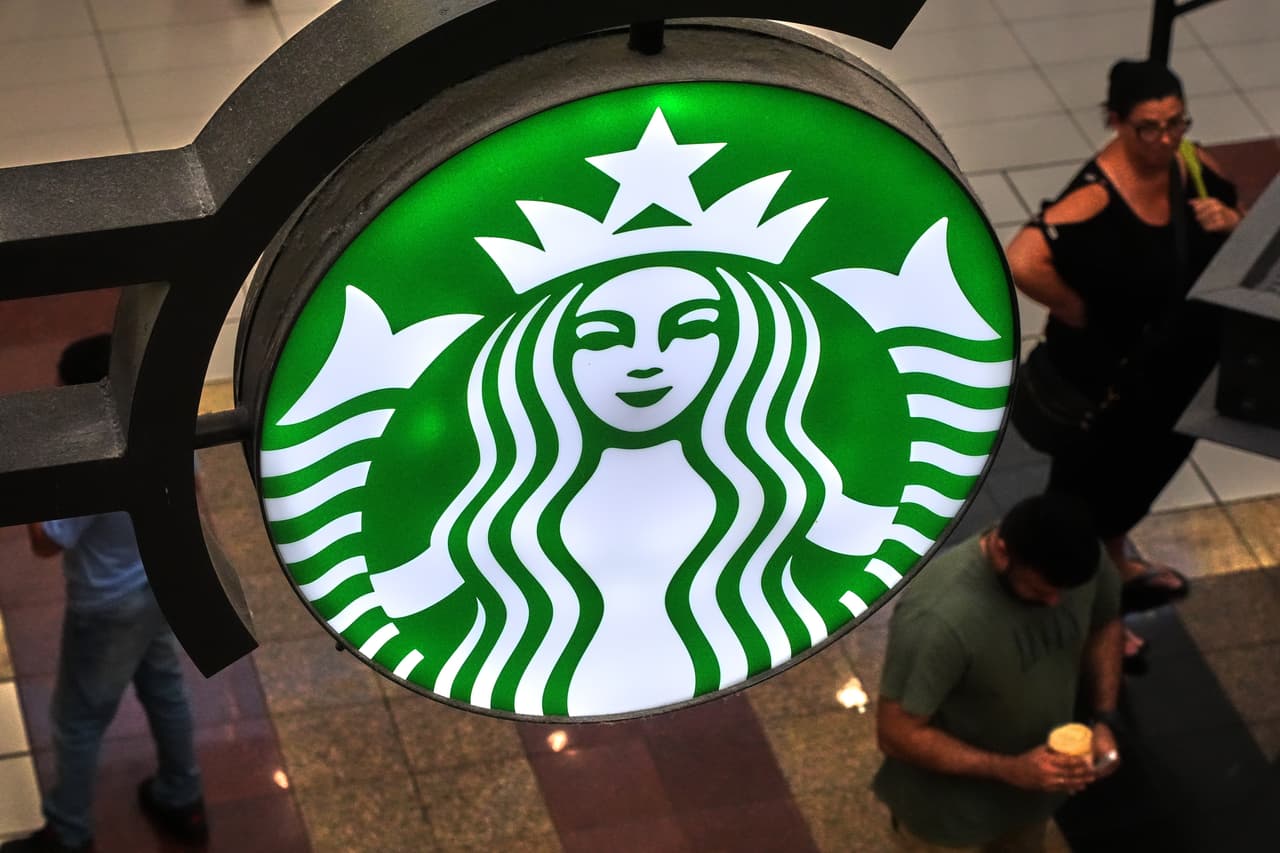 Starbucks cerrará 250 tiendas en Norteamérica en una nueva ronda de recortes
