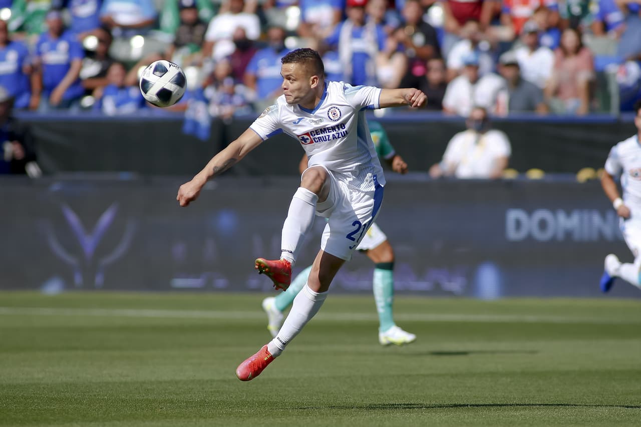 Cruz Azul ganó el Campeón de Campeones con Jonathan Rodríguez como protagonista haciendo dos goles.