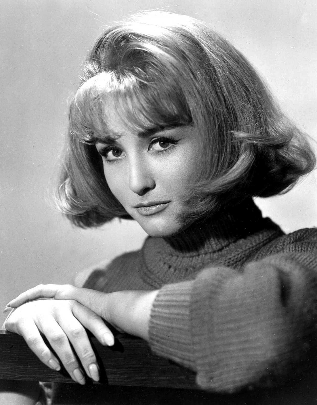 Lo que pocos recuerdan, es que Angélica fue invitada a la producción creada por Chespirito. En 1979 apareció junto a la Chilindrina, el Chavo y Quico en la escuela de la vecindad.