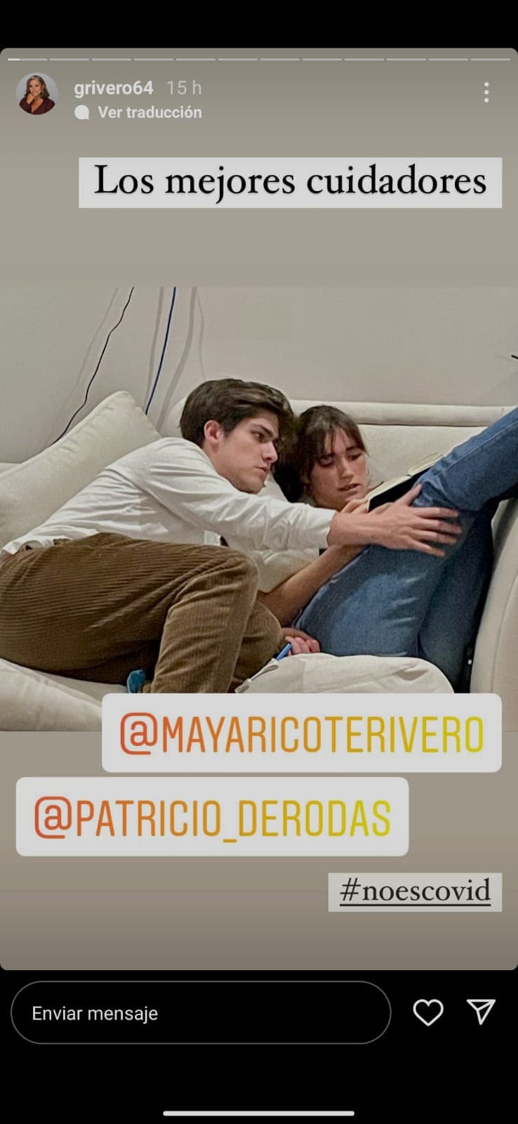 La actriz que interpretó a la
<a href="https://www.univision.com/entretenimiento/cultura-pop/gaby-rivero-la-maestra-ximena-luce-feliz-31-anos-despues-de-carrusel">maestra Ximena</a> en el melodrama ‘Carrusel’ compartió una fotografía, que tomó desde la cama a Maya y Patricio, en las historias de dicha red social y los nombró “los mejores cuidadores”.
<br>