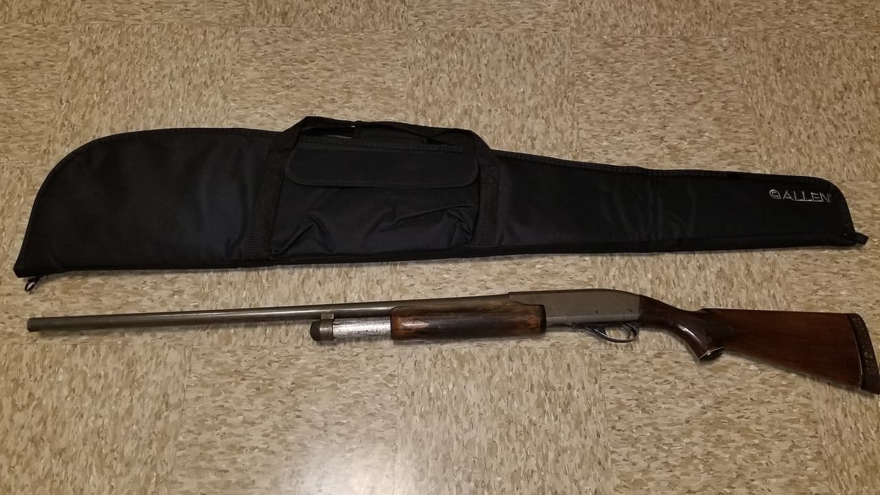 Escopeta, recuperada por la policía.