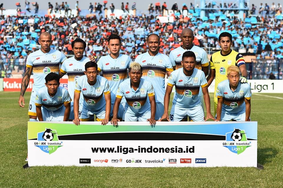 Este 15 de octubre de 2017, durante un juego del Persela Football, en el fútbol de Indonesia, el portero Choirul Huda recibió un duro golpe en el rostro por parte de un compañero. Perdió el conocimiento y en el hospital al que fue remitido falleción por severas lesiones cervicales.