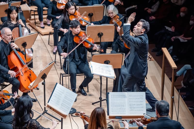 Edgar Moreau makes his NY Phil debut in Haydn’s spirited Cello Concerto No. 1. Leading the Orchestra for the first time, Andrés Orozco-Estrada conducts Tchaikovsky’s passionate take on the tragedy of Romeo and Juliet, Enescu’s Romanian Rhapsody No. 1, and Bartók’s The Miraculous Mandarin Suite — an orchestral adaptation of the composer’s scandalous 1926 pantomime.