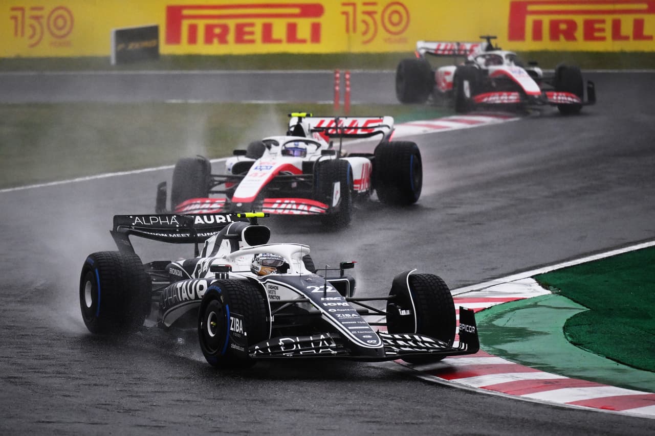 Verstappen dominó de inicio a fin en Suzuka para ser bicampeón de la Fórmula 1 al otorgar los puntos completos por FIA; 'Checo' Pérez finalizó en segundo por sanción a Leclerc.
