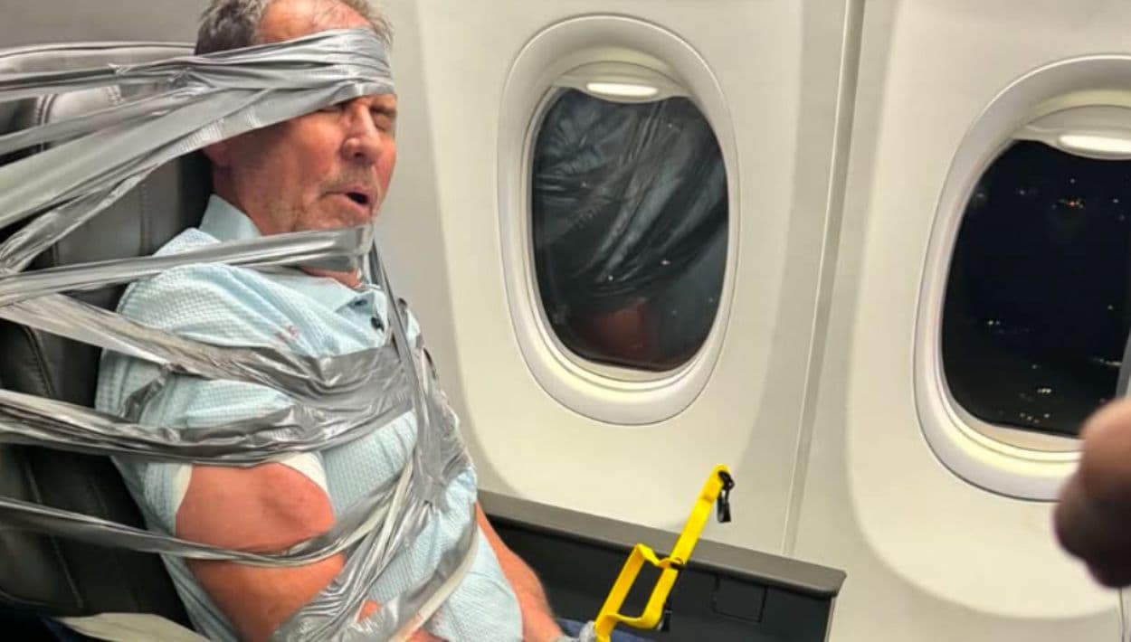 Arthur Lundeen, de 67 años, fue arrestado tras el incidente ocurrido durante el vuelo de Dallas a Newark.