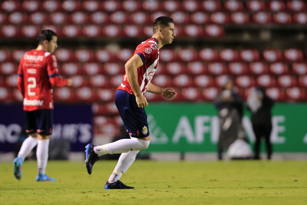 Chivas sigue sin ganar en el Apertura 2022 pese a los goles de Pérez-Bouquet y Alexis Vega, suma 4 empates y dejó ir una gran oportunidad para salir del irregular bache, mientras que los Gallos Blancos tampoco lograron salir del fondo de la tabla general.