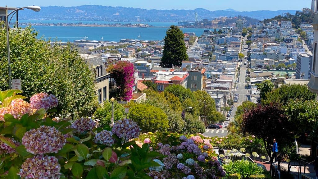 <b>25. San Francisco, California</b>. Sus residentes destacan lo acogedora que es y en el sondeo de la revista ha quedado como la ciudad más progresista del mundo.