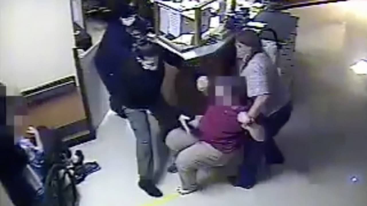 Agresión entre cuidadoras y una mujer en Arizona queda grabada en video