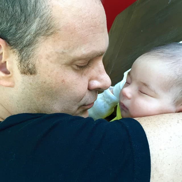 OMG! Es igualita a su papá.