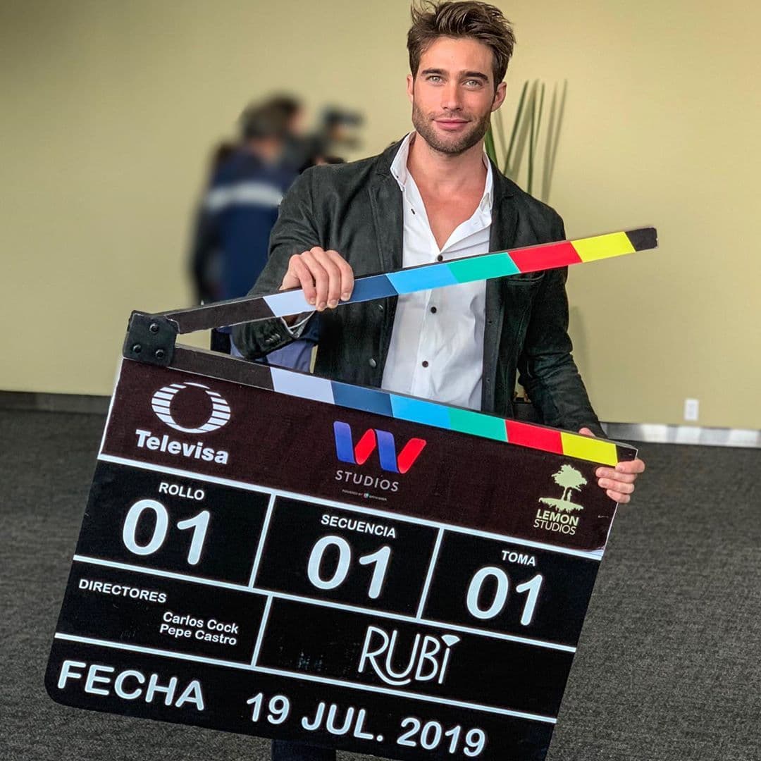 Es precisamente por el inicio de las grabaciones que ambos actores se reunieron para intercambiar experiencias y consejos.