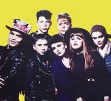 Otra de las creaciones musicales de Luis, que conjugaba sonido electrónico y moda, pero dirigida a un público más joven que los fans de Timbiriche es 'Microchips', conjunto del cual surgió Jay de la Cueva (Moderatto) y en el que participaba su hijo mayor, Luis De Llano Stevens, entonces conocido como 'Tito'.