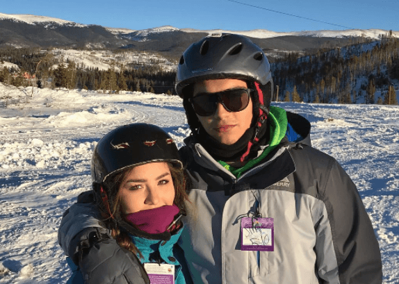 Aquí se les ve esquiando en Vail.