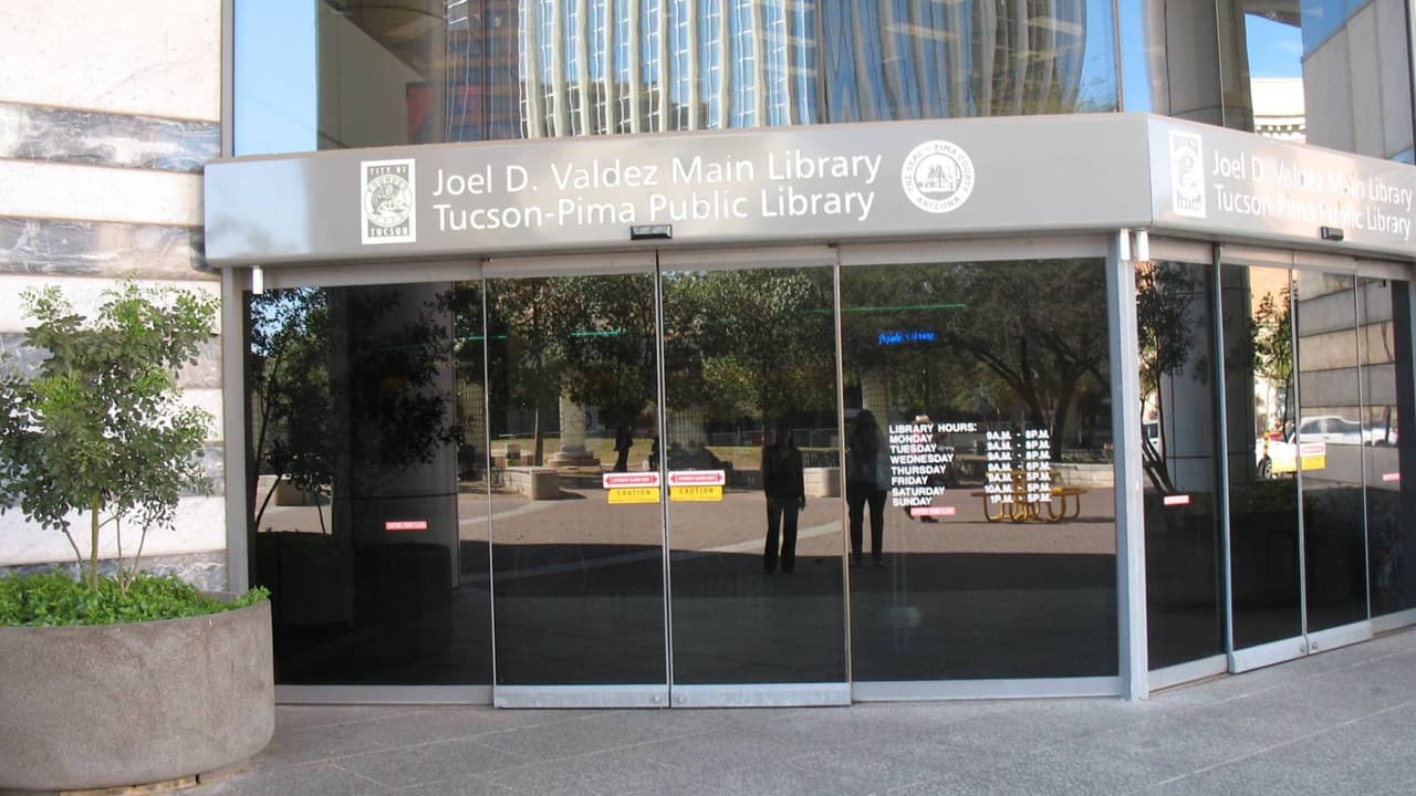 Tucson lamenta la muerte del exadministrador de la ciudad, Joel D. Valdez