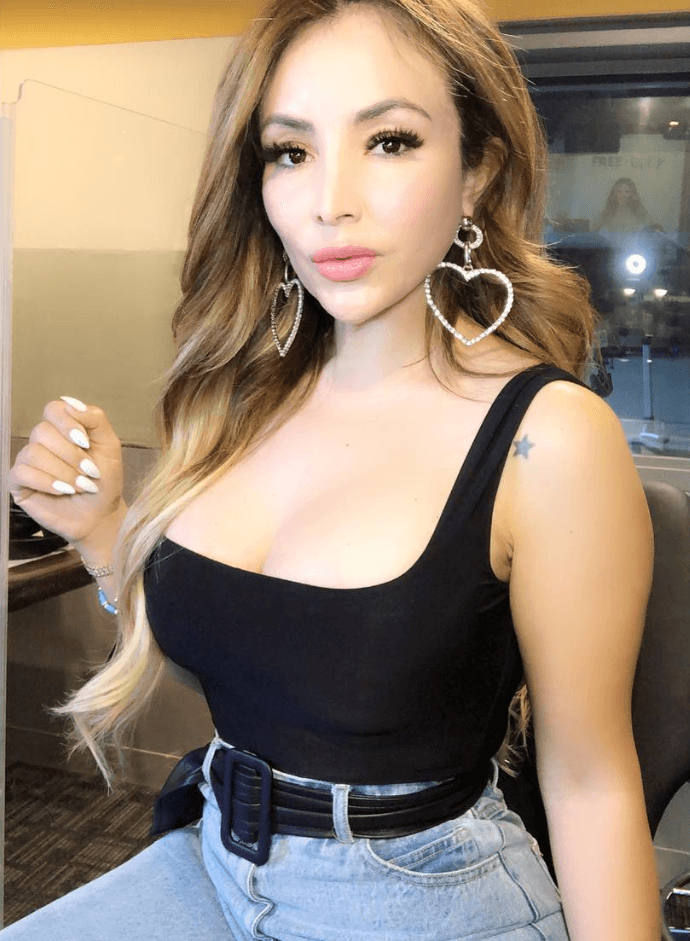 No hay día que la locutora no consienta a sus radioescuchas con una foto.