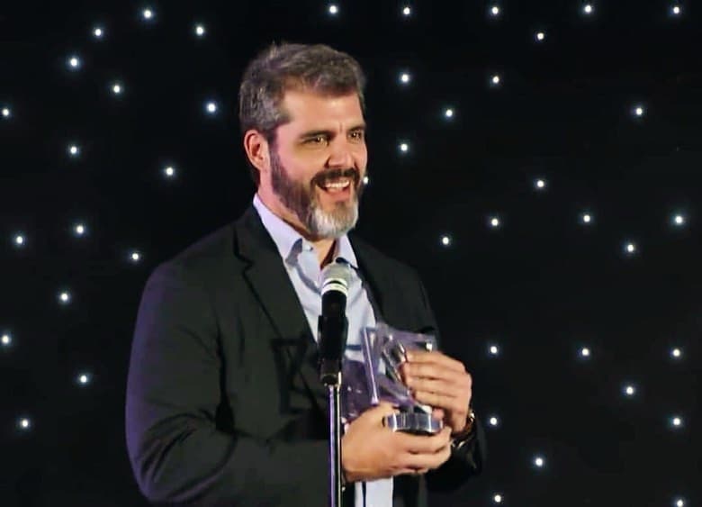 Otra de las historias que se transmitirán a través de Univision es 'Si nos dejan', producida por Carlos Bardasano (foto) y escrito por Leonardo Padrón.
<br>