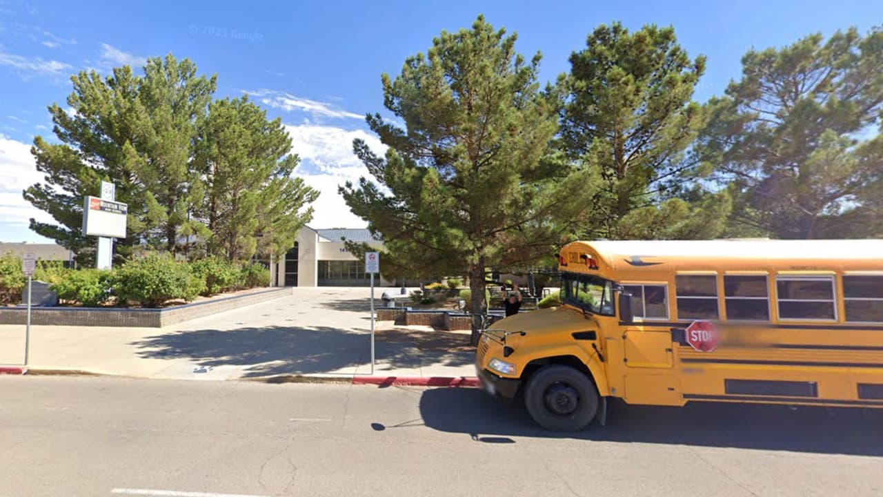 Una persona arrestada y tres escuelas bajo resguardo tras incidente violento en El Paso