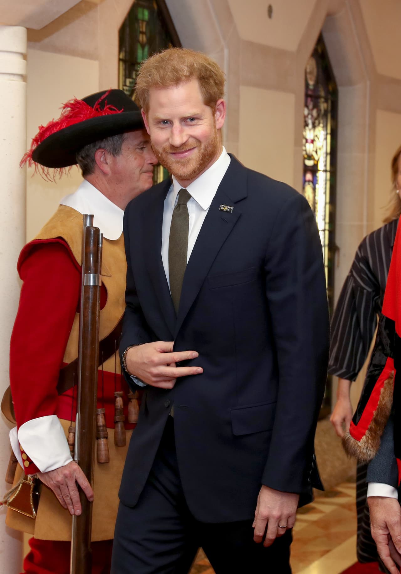 Se trata del quinto aniversario de los
<b>Invictus Games</b>, la competencia de estilo paralímpico para veteranos y miembros en servicio de las Fuerzas Armadas del Reino Unido.
<b><a href="https://www.univision.com/estilo-de-vida/principe-harry-dio-incio-a-los-invictus-games-fotos" target="_blank">Harry es el presidente del patronato de la fundación</a></b> que organiza el evento.