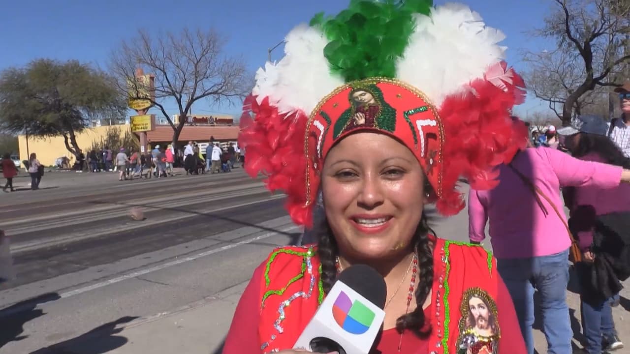 “Si bailamos algunos pasos que teníamos ensayados y otras veces veníamos caminando porque había muchas personas y no nos dejaban danzar”, dijo Graciela Redondo.
<br>