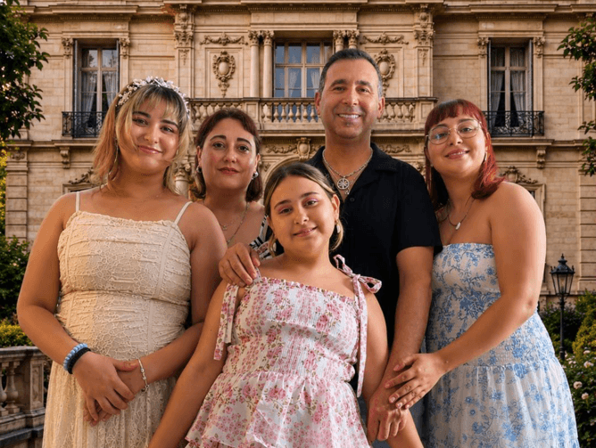 Gabriel Terra, su pareja María Rodríguez y sus hijas.
<br>