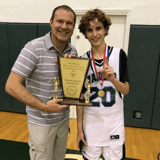 Alex es su otro gran motivo para vivir, su “compañero de muchas aventuras y emociones”.