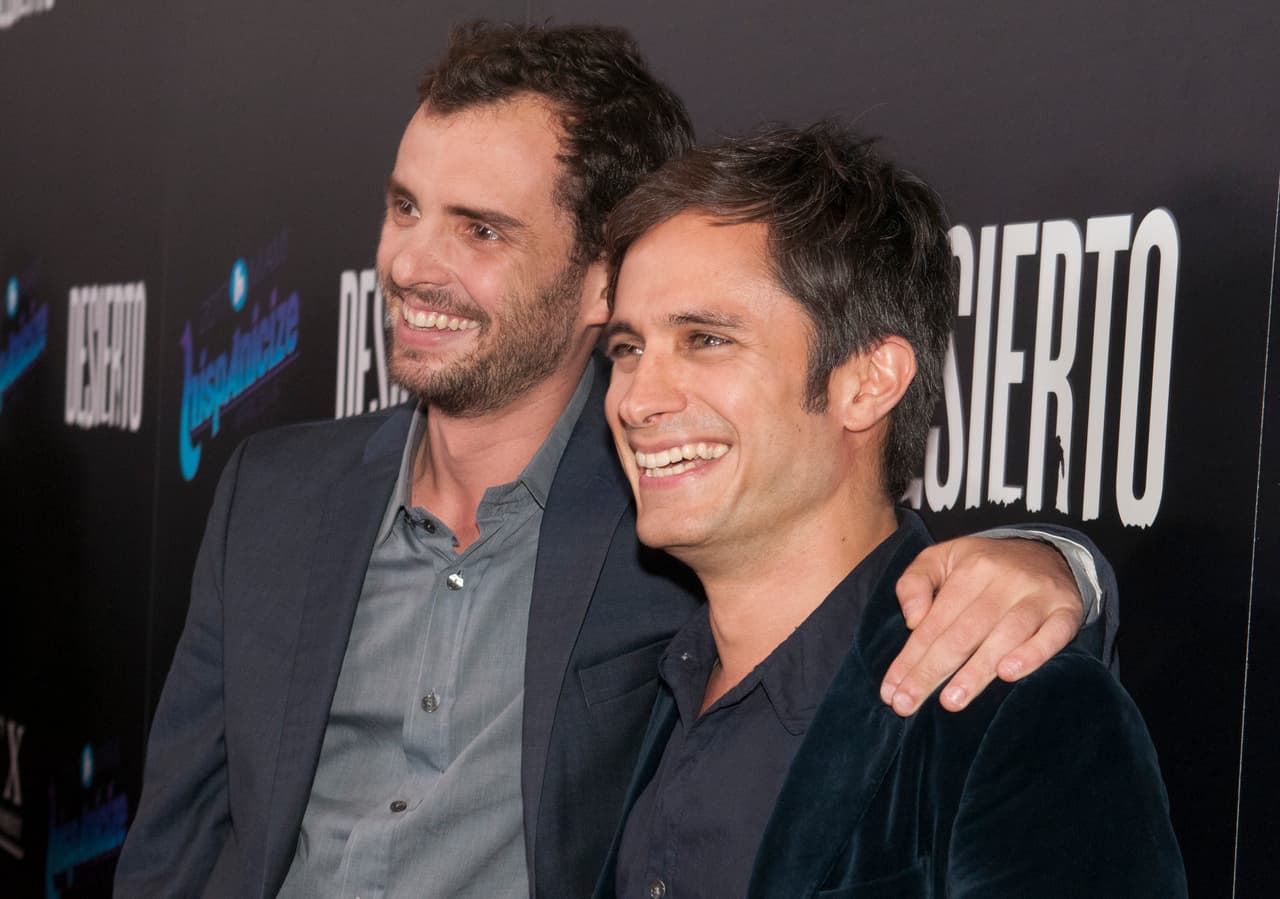 Los dos mexicanos posan orgullosos ante la prensa.