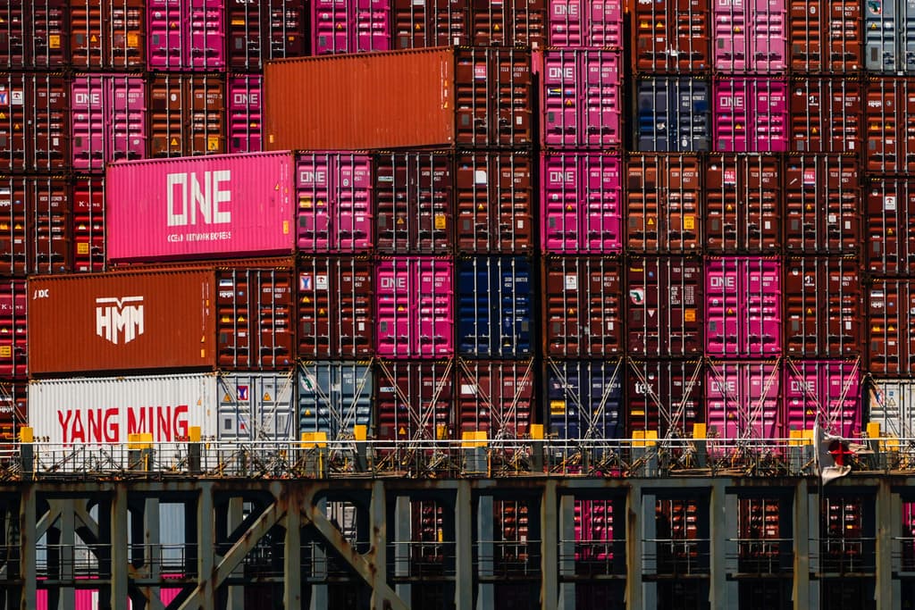 "Algunas compañías no sobrevivirán": la guerra arancelaria de Trump con China amenaza la existencia de negocios en EEUU