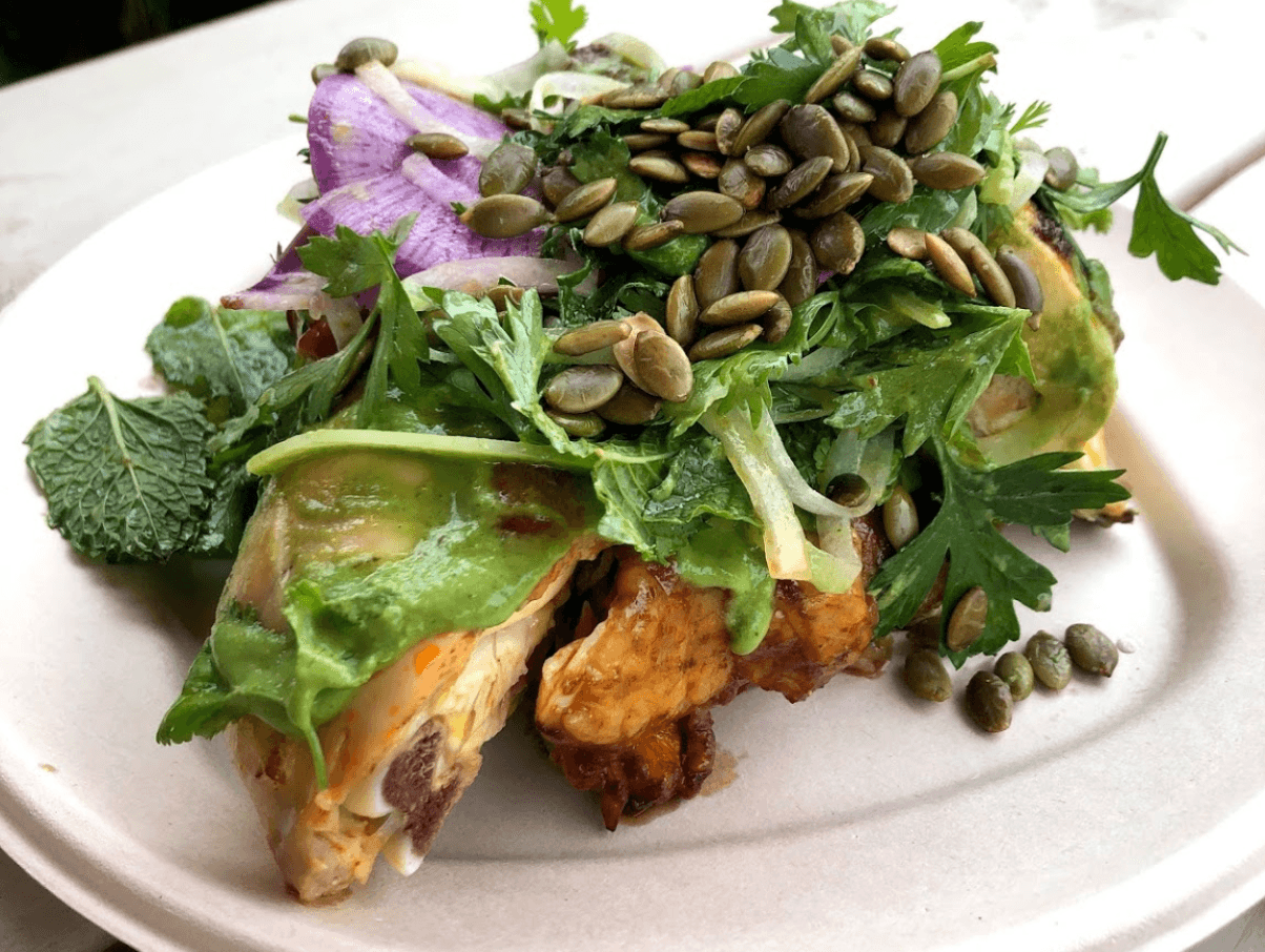 Come uno de estos platillos en Outerspace.