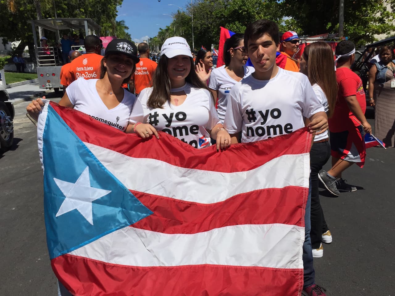 Desde tempranas horas cientos de personas se han dado cita en cada una de las paradas que los atletas boricuas han realizado como homenaje a su gesta olímpica en Río 2016.