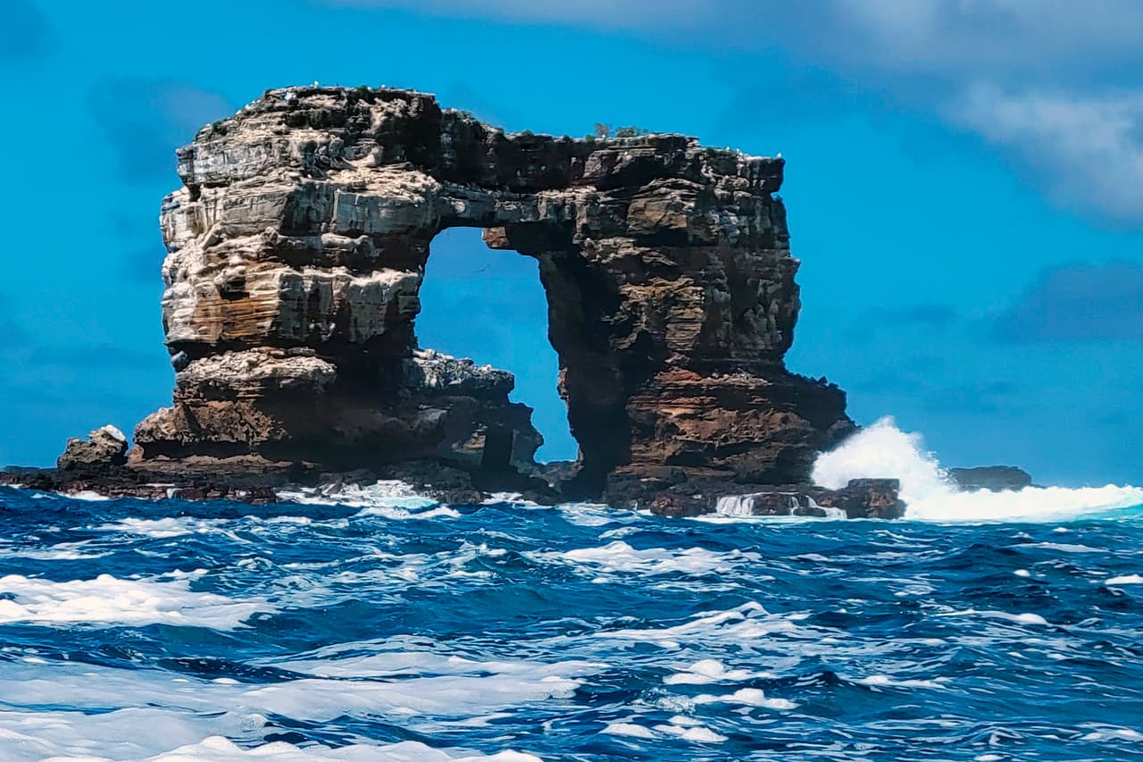 Colapsa la parte superior del Arco de Darwin, uno de los principales atractivos de las islas Galápagos