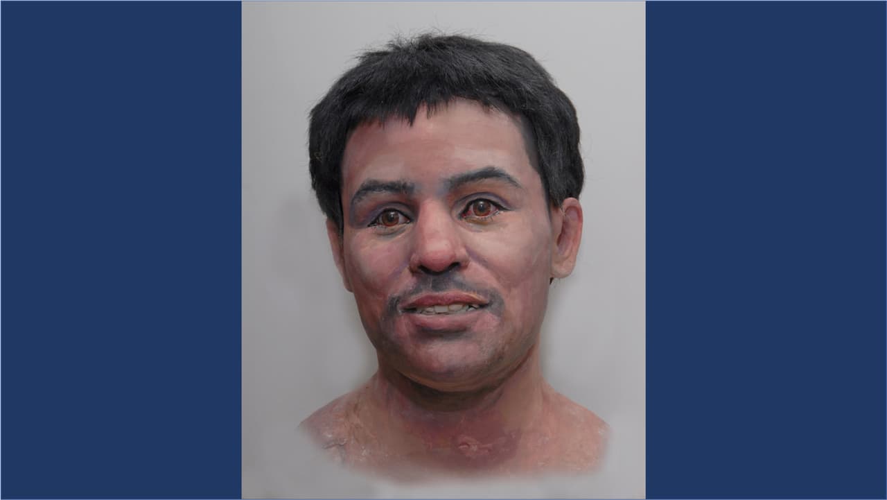 Fue encontrado el 24 de abril del 2009 en el Ned Alday-River Rd cerca de Feather Field Farms en el condado de Seminole.
<br>
<br>La persona pesaba entre 128 y 150 libras, medía aproximadamente 5 pies y 11 pulgadas. Se cree que nació entre 1979 y 1989.
<br>
<br>Si tiene información, puede comunicarse con el GBI en Thomasville al 229-225-4090.
