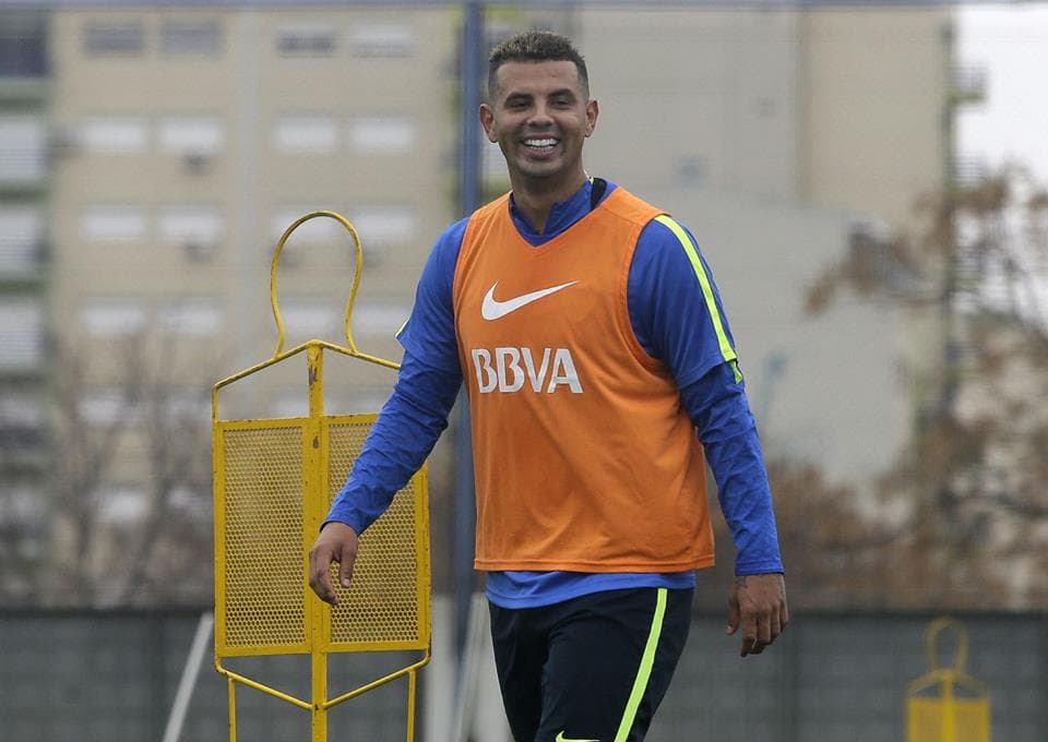 El 17 de julio se confirmó la transferencia a préstamo del colombiano por una temporada, con la posibilidad de extenderlo 6 meses más, dependiendo de los resultados en la Copa Libertadores 2018.