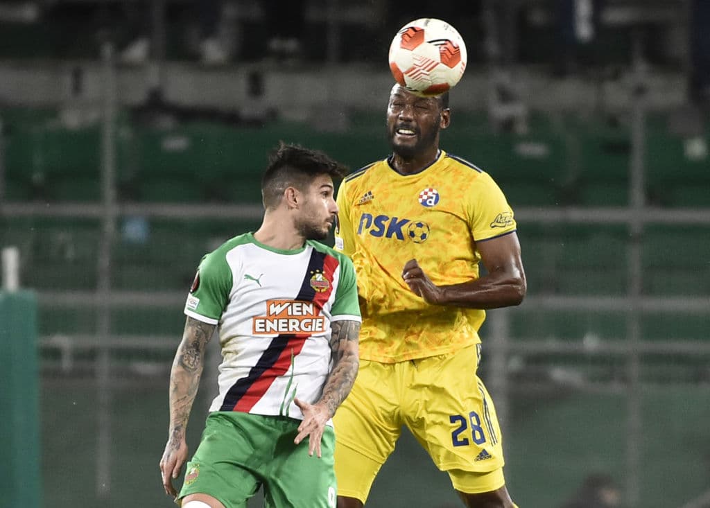 Rapid Viena se lleva la victoria sobre el Dinamo Zagreb 2-1, durante la tercera fecha en la Europa League. Marco Grüll y Maximilian Hofmann le dierion el triunfo a su equipo como locales, contra el único tanto de Mislav Orsic.