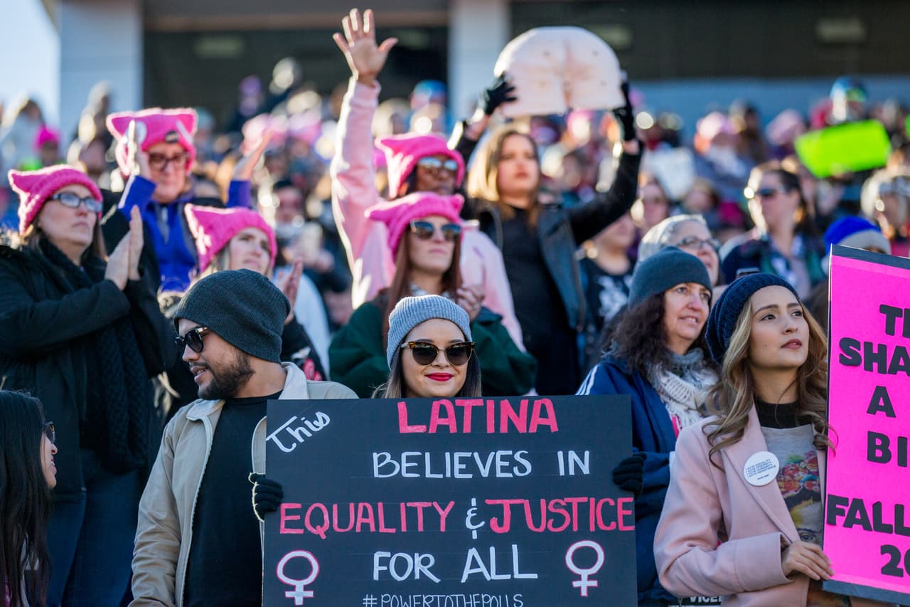 "Esta latina cree en la igualdad y la justicia".
