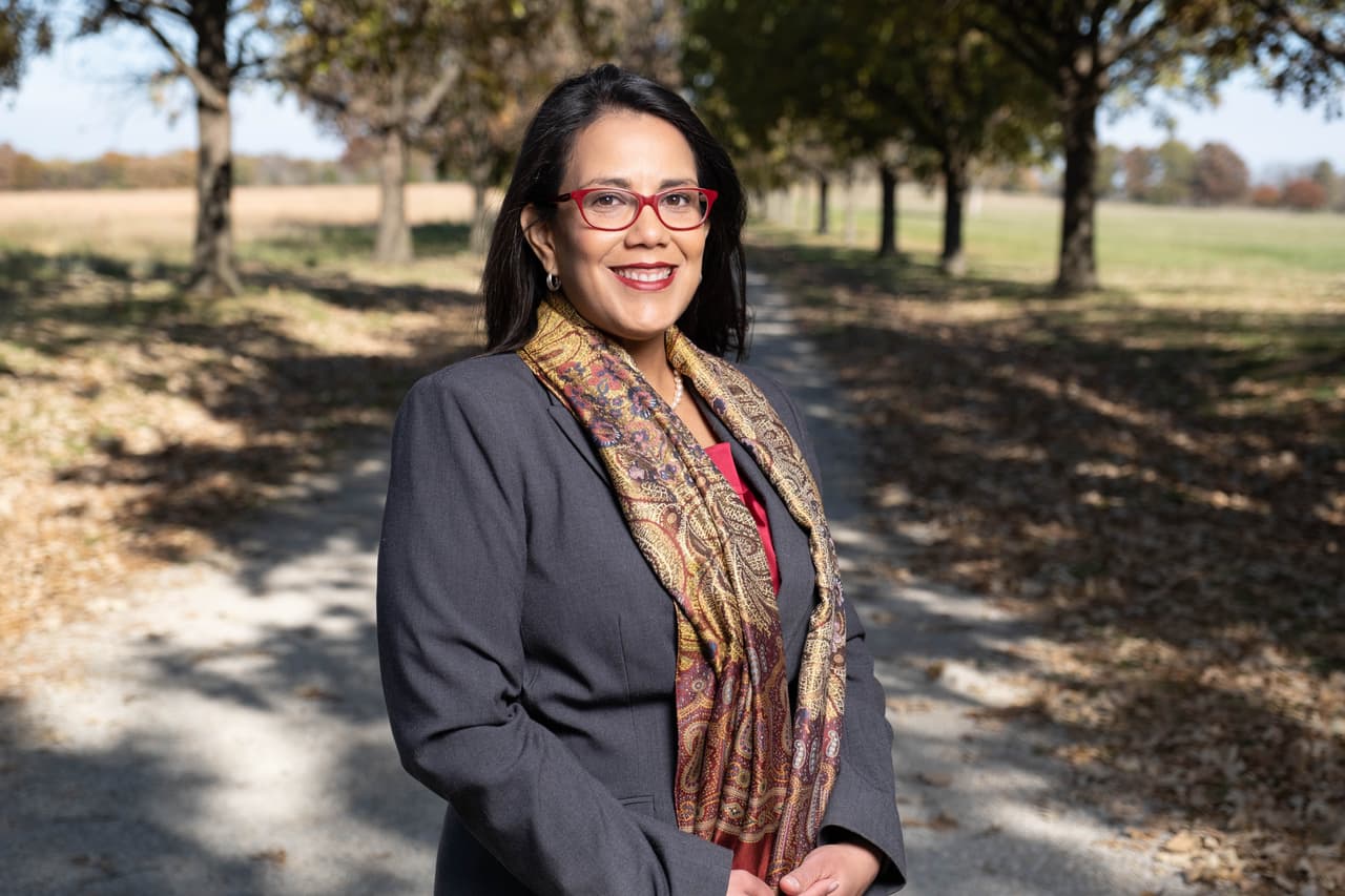 Esta demócrata confía en un pequeño electorado latino para convertirse en la primera congresista hispana por Kansas