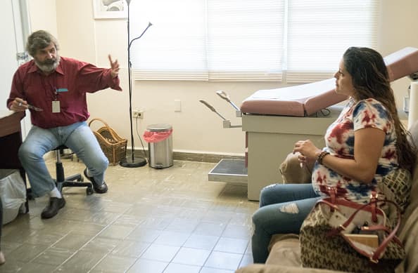 De esas que no aprueban el
<a href="http://www.univision.com/noticias/obamacare/estas-son-las-partes-de-obamacare-que-los-republicanos-quieren-desechar-o-mantener">American Health Care Act</a>, a 71% le inquieta que este proyecto aumente los precios para la gente con enfermedades preexistentes, a 69% que se reduzca el acceso a servicios de salud femenina, a 66% que suba el monto que deben pagar por los anticonceptivos y a 62% que eliminen la cobertura de maternidad de los diez beneficios esenciales.