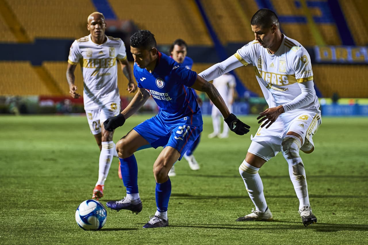 Los Tigres no tienen un buen regreso y Cruz Azul vence 0-2 en el Volcán. Cruz Azul se sitúa en la tercer posición con 12 unidades y los regios se quedan en la décima plaza con 7 unidades, aunque tienen un partido menos que los demás.