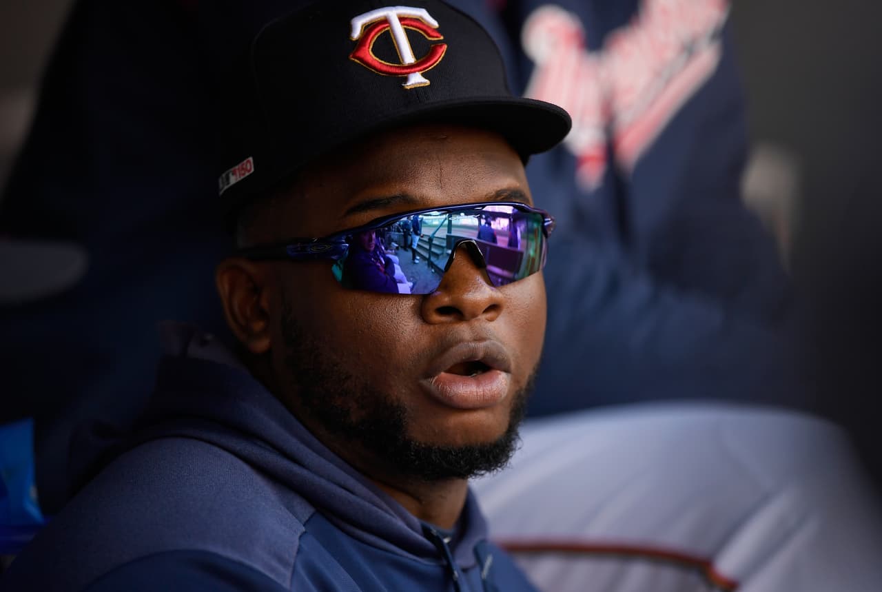 El dominicano Miguel Sano de Minnesota Twins tuvo acusaciones en su contra por violencia intrafamiliar pero la MLB no encontró evidencias suficientes y en marzo de 2018 decidió no sancionarlo.