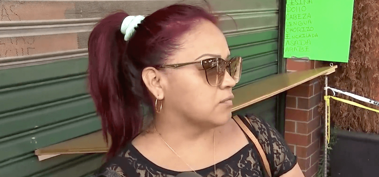 La propietaria del salón de belleza, Lourdes Salazar, no solo fue testigo del crimen, sino que también intentó impedirlo junto a otra compañera. "No pudimos hacer nada, él tenía mucha fuerza", explicó.