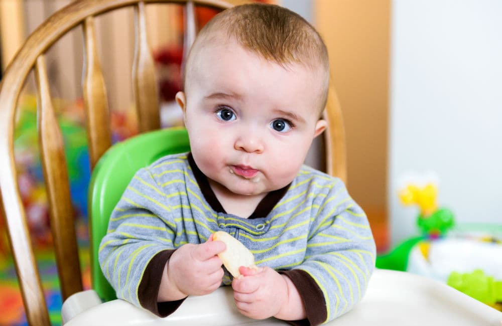 Demasiados bebés ingieren niveles de azúcar y sodio recomendados para adultos (y nada de vegetales)