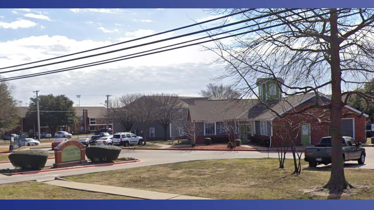 Un hombre tomó a una mujer de rehén y un oficial le disparó a muerte